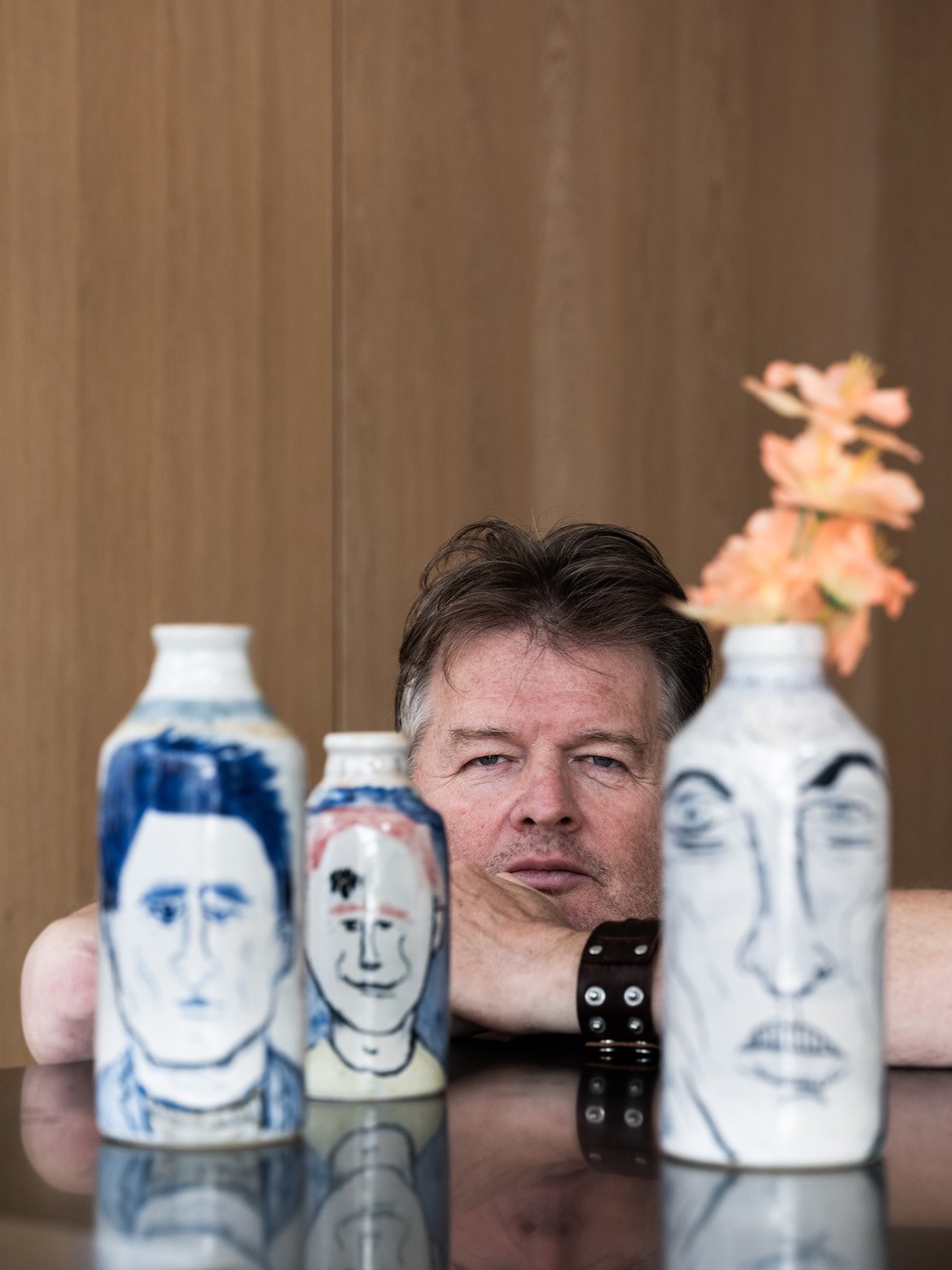 Don met vazen - foto Yani